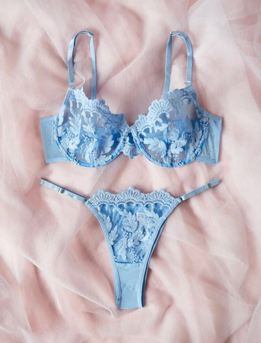 Set bordado celeste floral